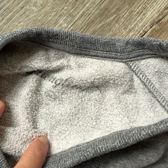 Yuengling Beer Sweatshirt Pullover Crewneck Gray Comfy Size L XL Unisex - Picture 4 of 8